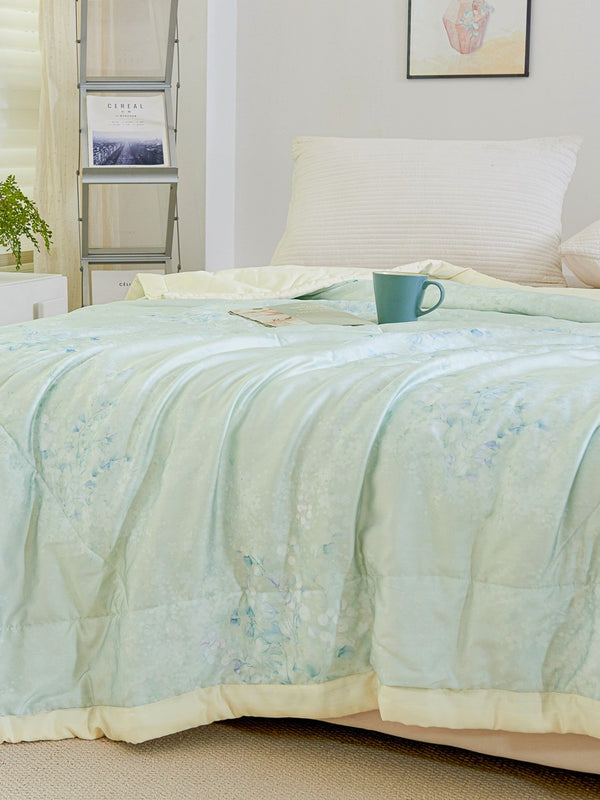 Orabe Floral TENCEL Lyocell Lightweight Comforter